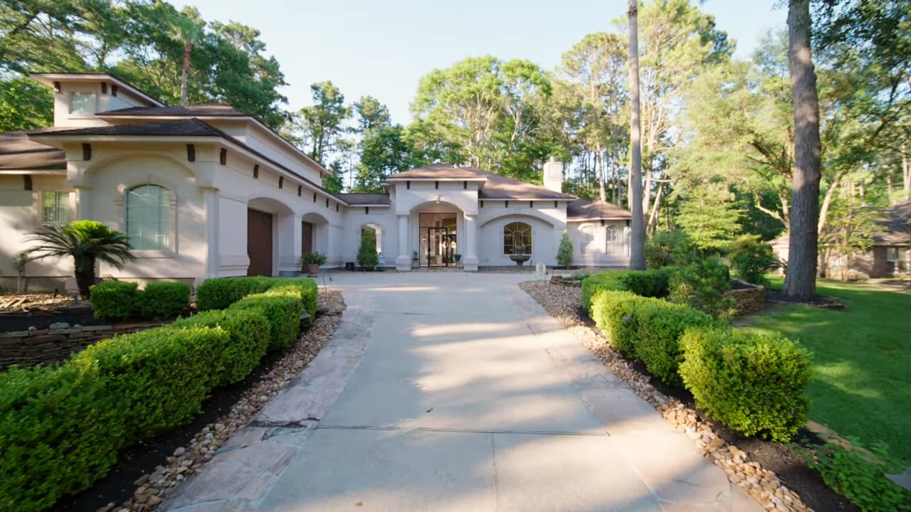 Stunning One Story Home in Teaswood