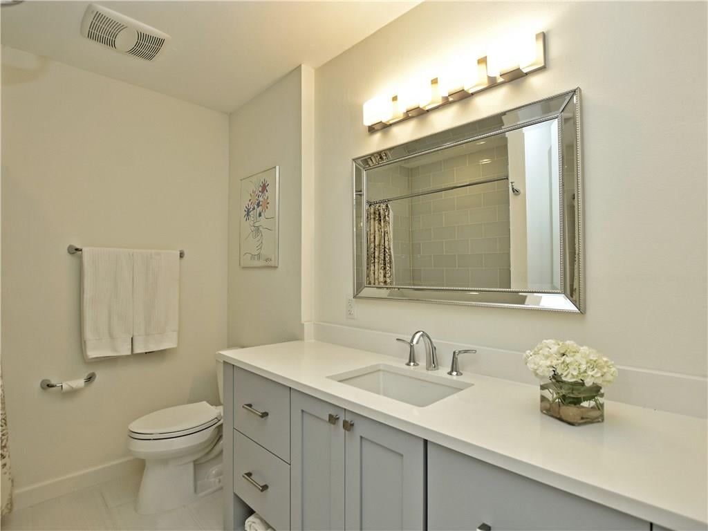 Remodeled Crestview Bungalow on .28Acre Lot