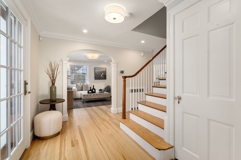 8 Lincoln Cir
