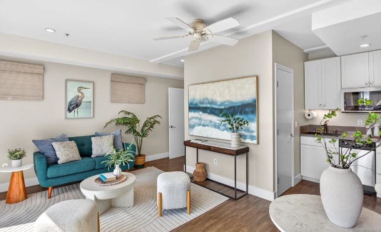 3828 Mission Blvd, San Diego, CA 92109
