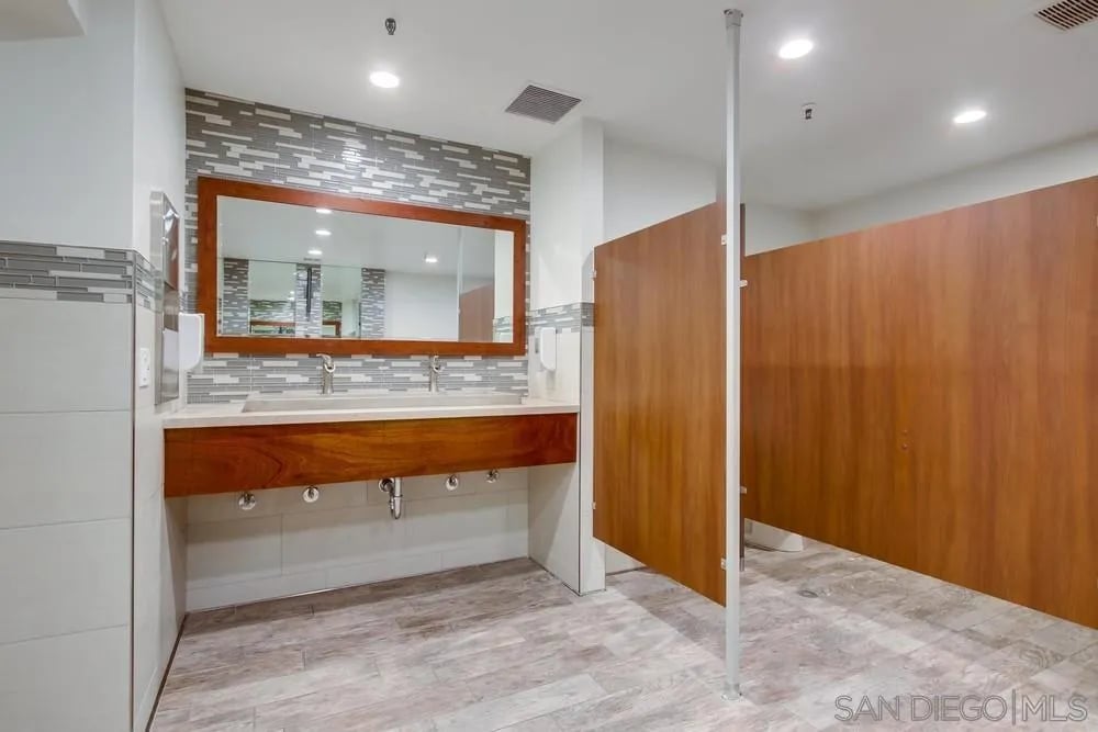 999 N Pacific St, Unit G35