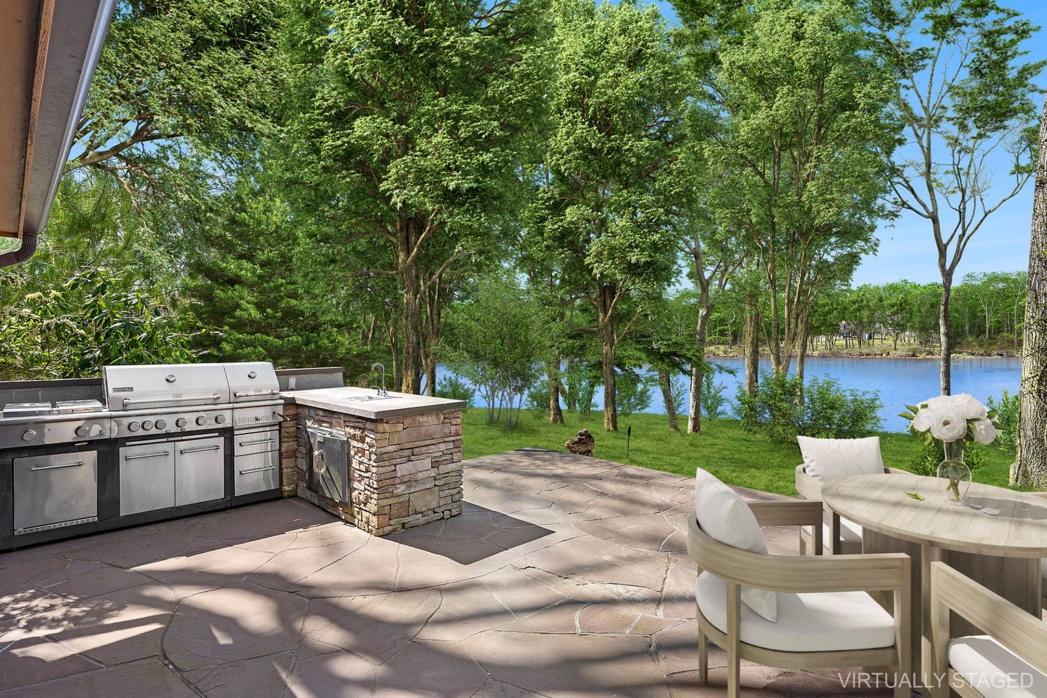 Twin Ponds: A Contemporary Waterfront Retreat