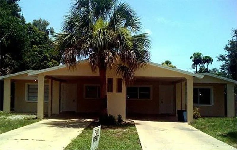 2209 54th Avenue Dive West