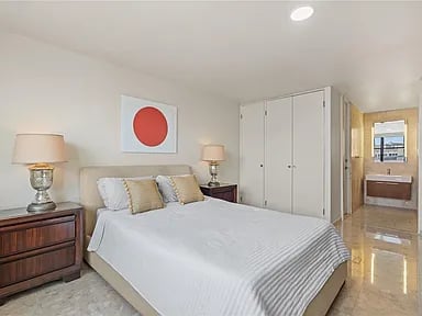 64 Condado #703