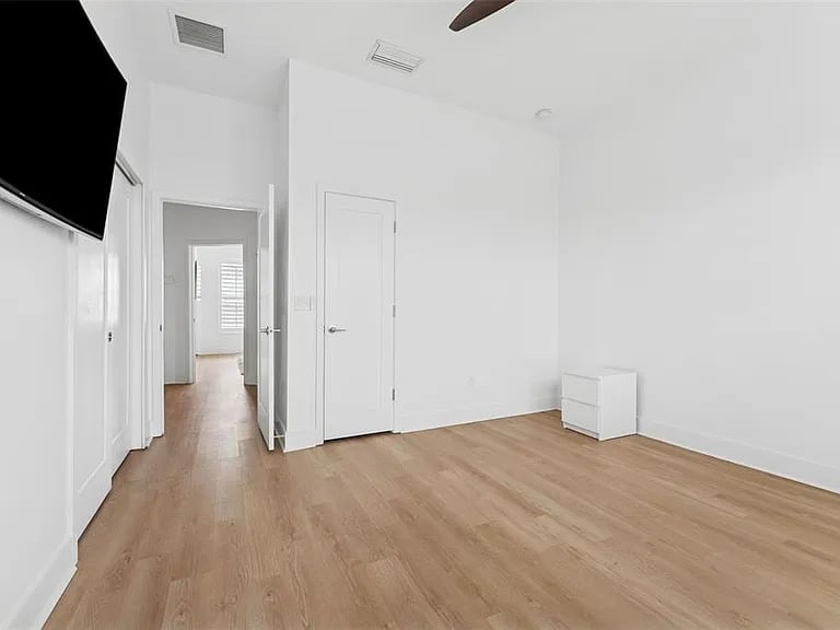 4810 W McElroy Ave #5