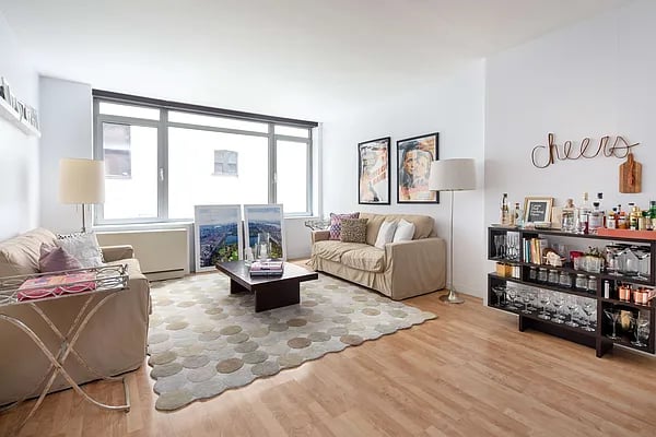 224 West 18th Street Unit: 2C