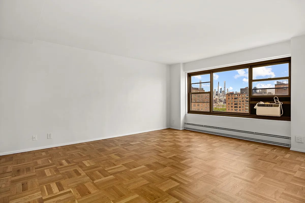 21-66 33rd Road Unit: 12B