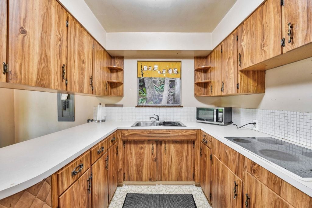 571 Glenross Rd