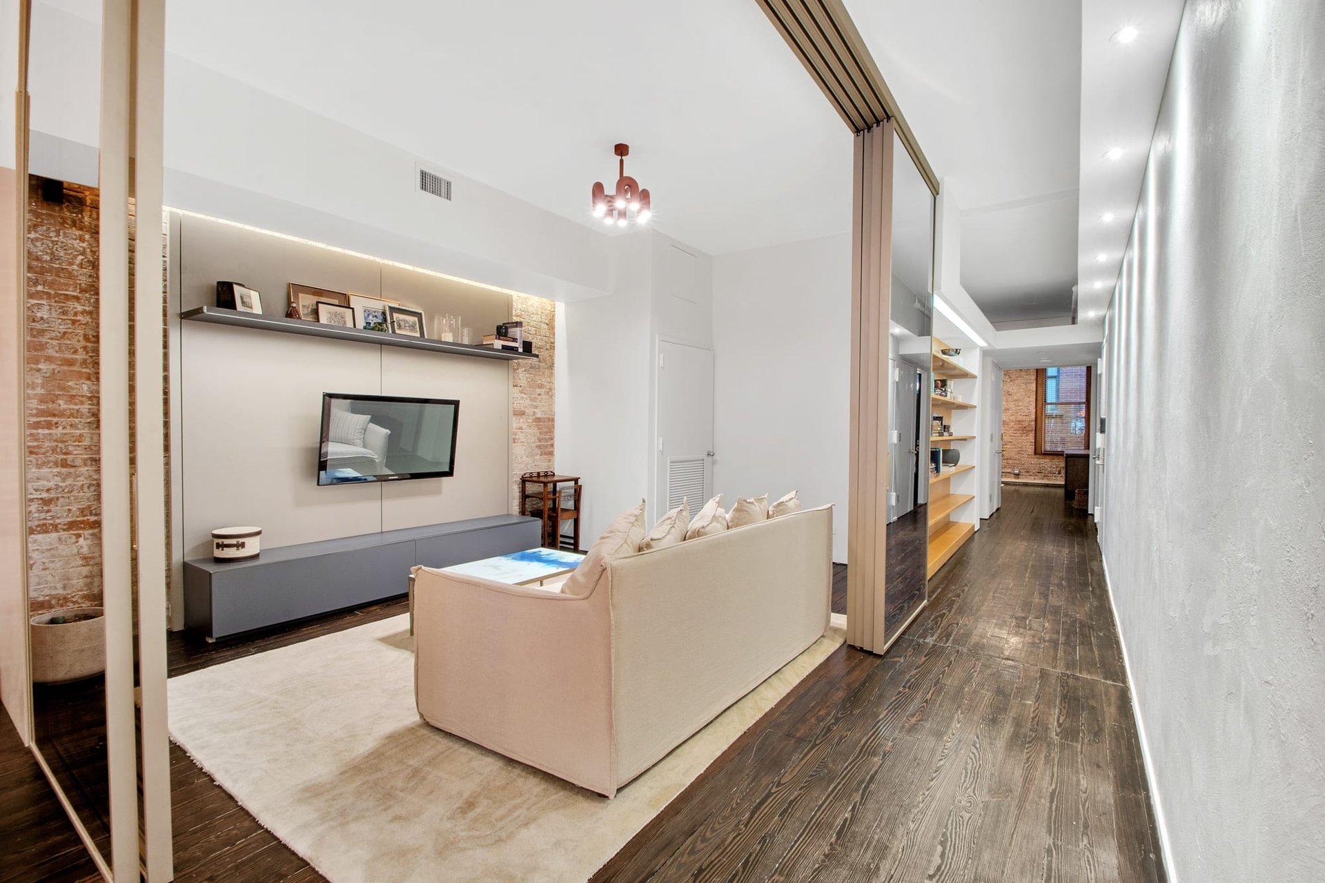 399 Washington Street, 4