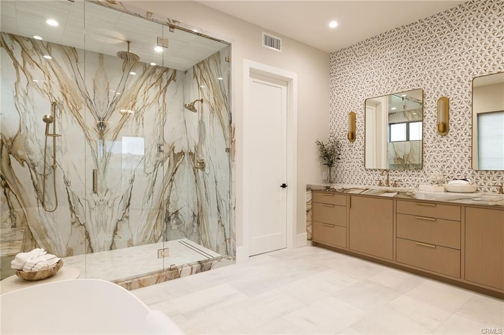 9121 Christine Dr.