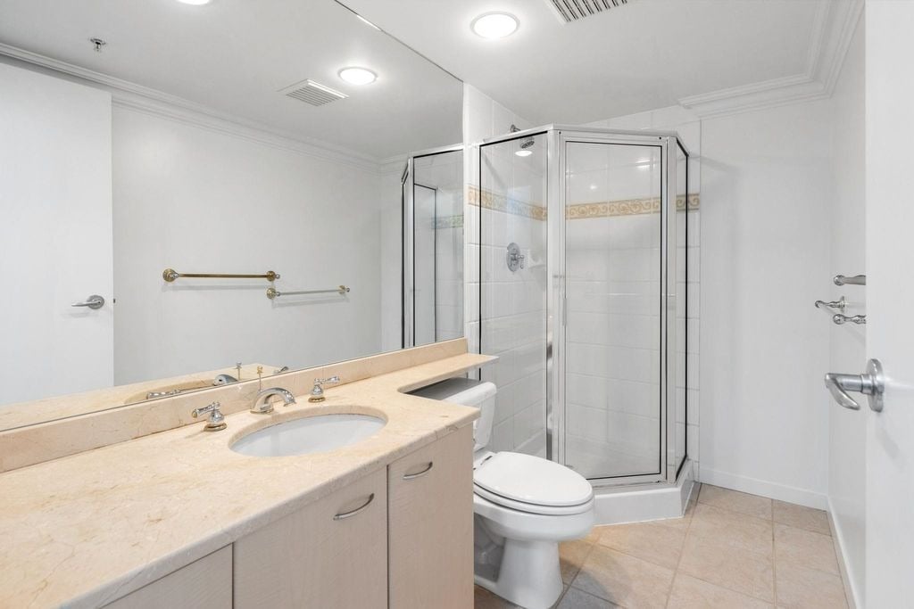 1331 Alberni St, #106