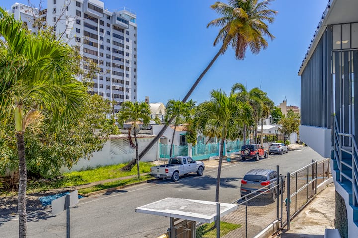 Beach House Apt 4 • 1BR + Sofa Bed • Sleeps 4 - Airbnb