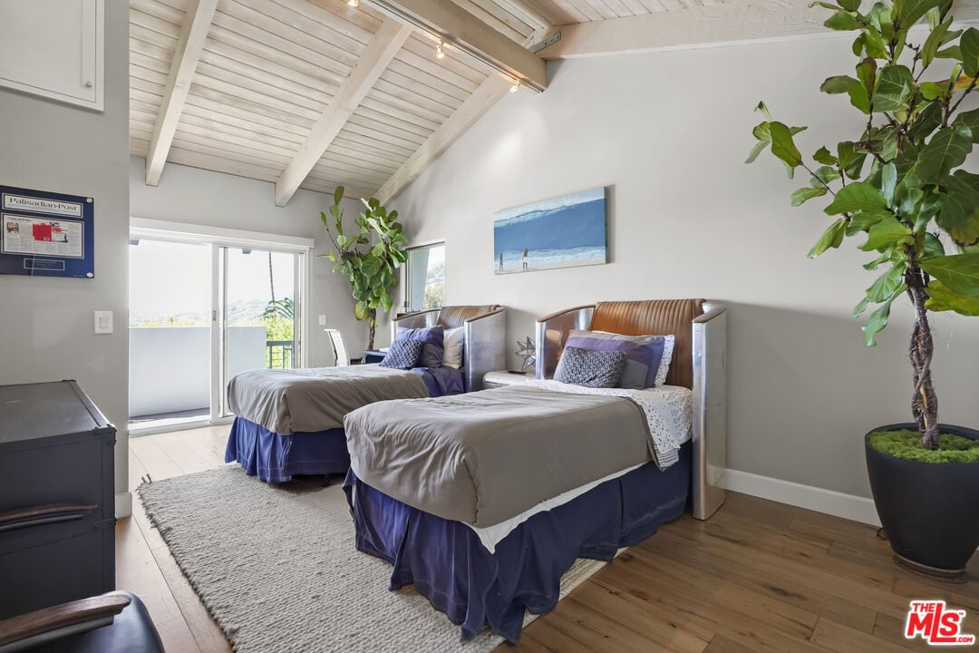 Solis Vista, Serra Rd, 90265