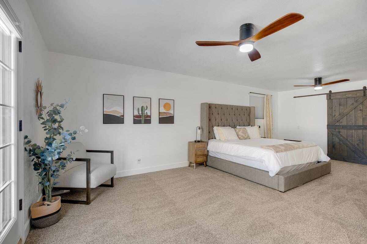 Huge Golf Course Home-Free Heated Pool/Theatre/Gym