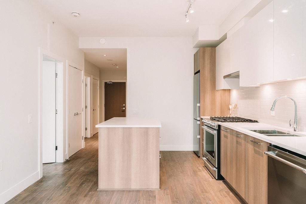 258 Nelson's Ct, #102