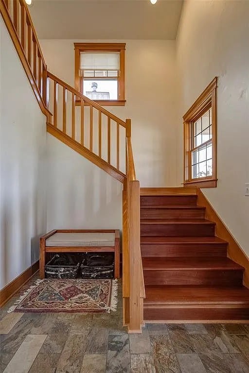 213 Clifden Dr