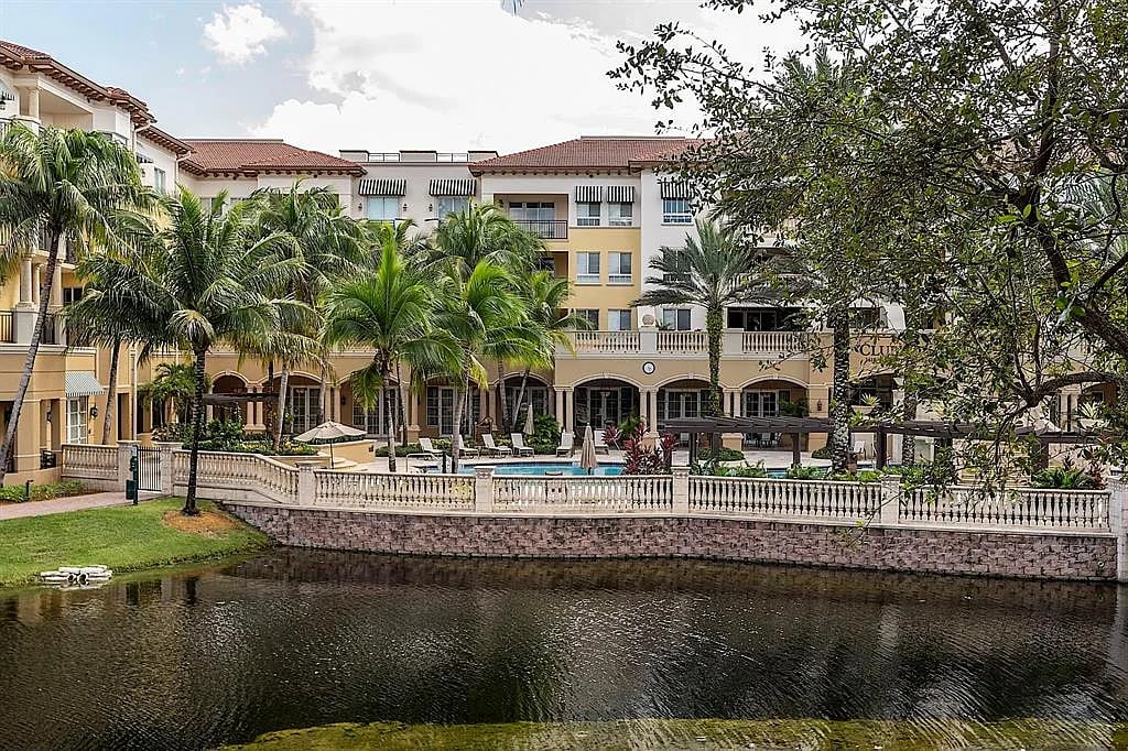 16135 Emerald Estates Dr #271