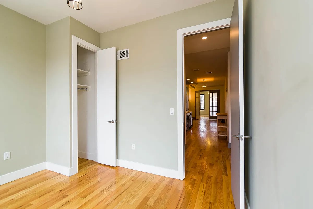 76 George St 2R