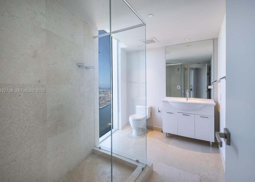 465 Brickell Ave #5701