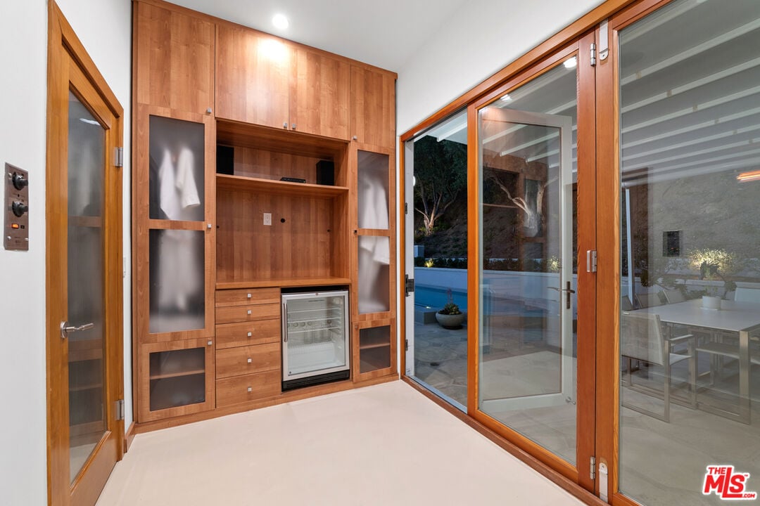 Ivory Arcadia, Martin Lane, 90210