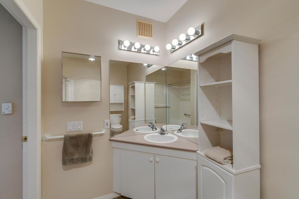 1203 Pemberton Ave, #308