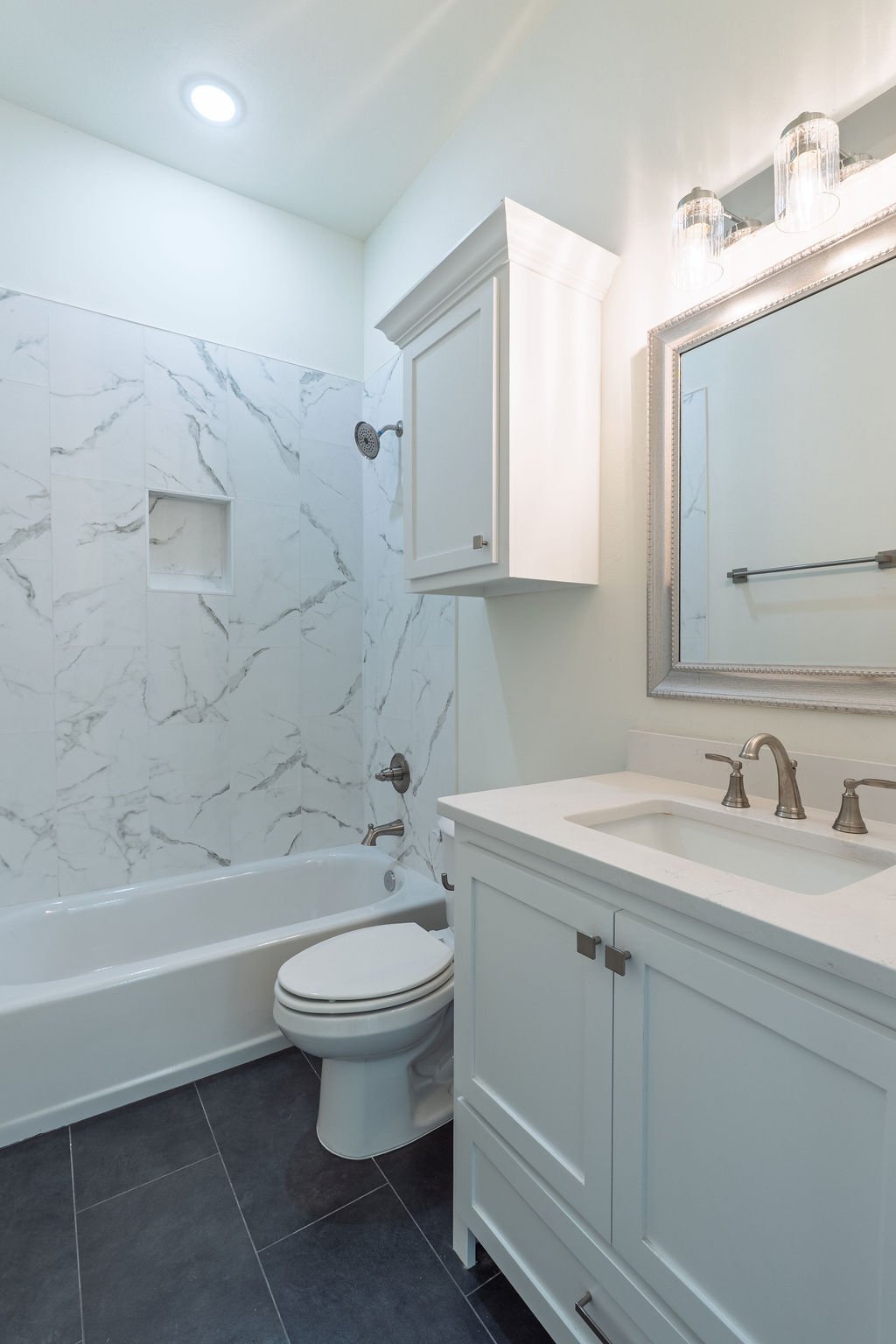 820 W Locust Street