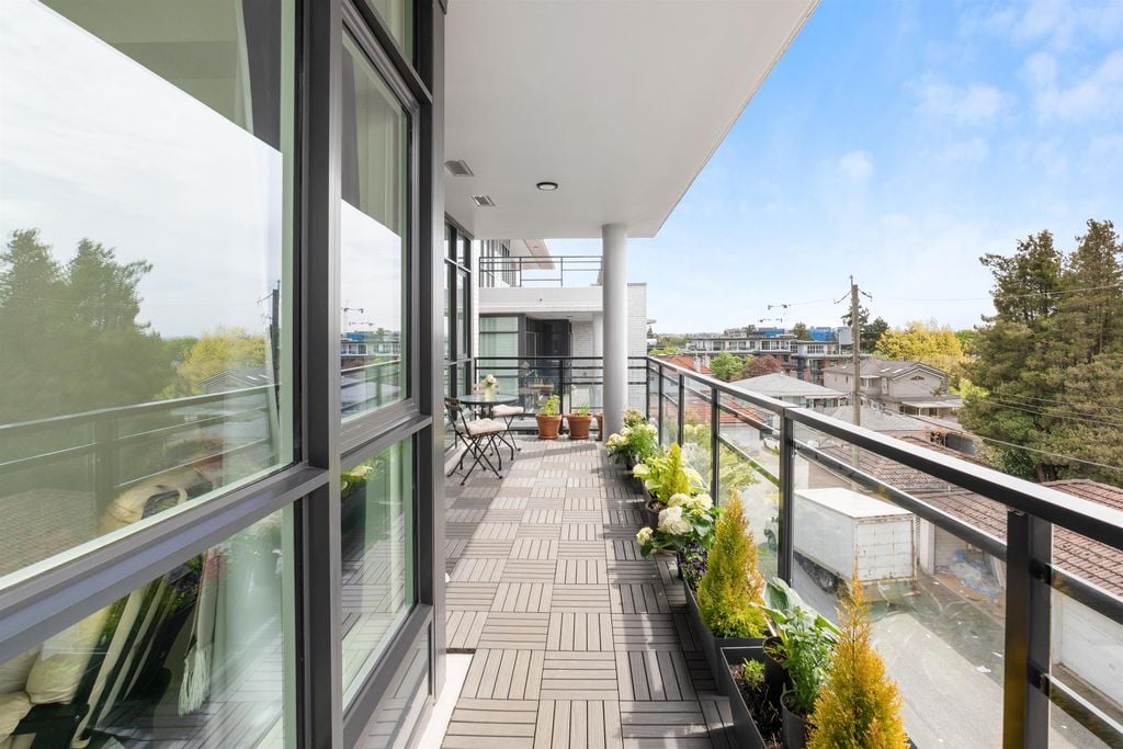 458 W 63rd Ave, #306