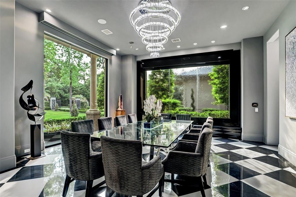 47 Grand Regency Cir