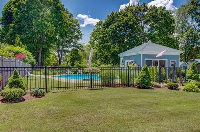 15 Ferry Rd