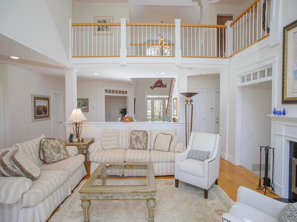 283 Pond Rd