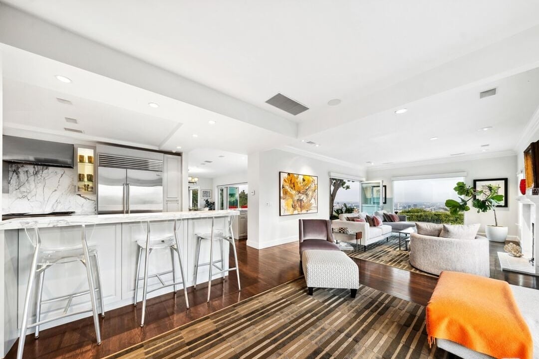 Sierra Mar Dr, 90069