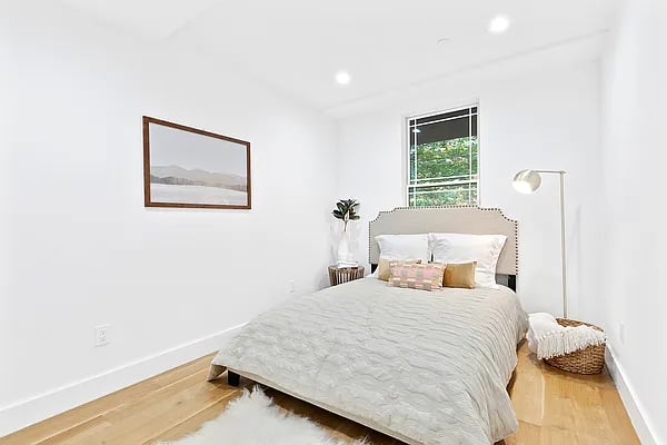 318 Quincy Street #2