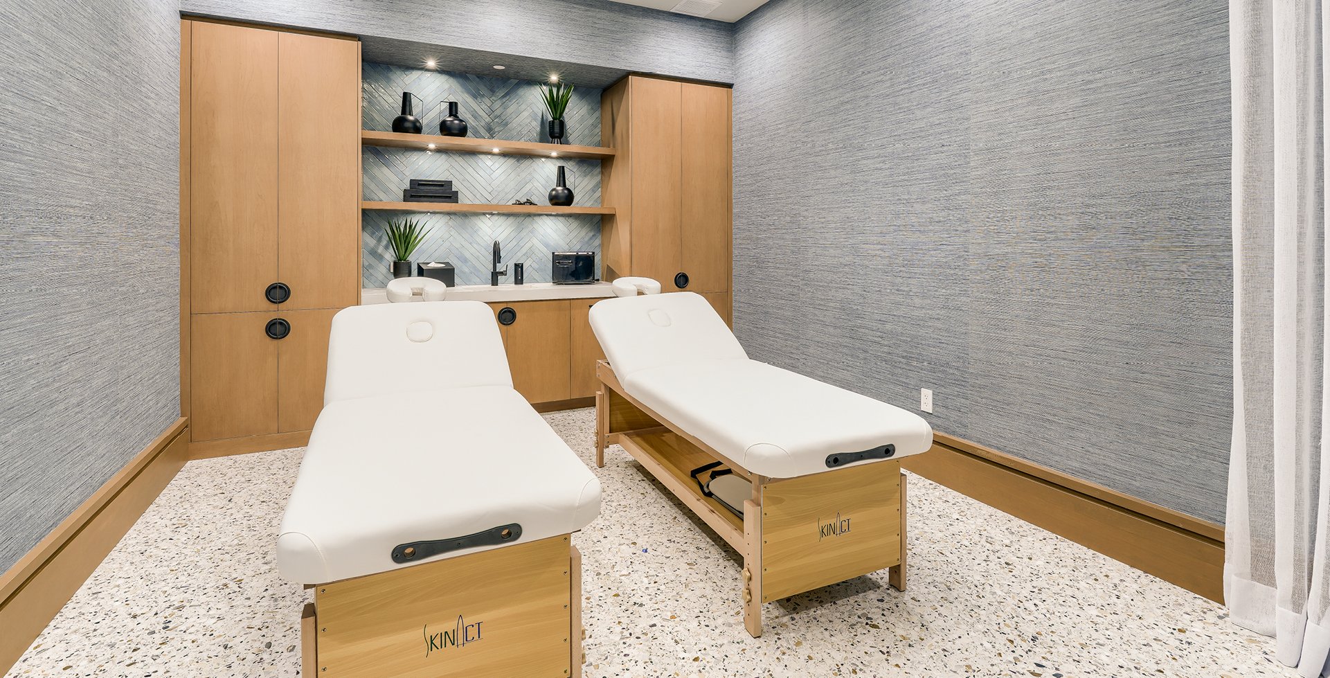 Spa treatment room at Infinity at The Colony