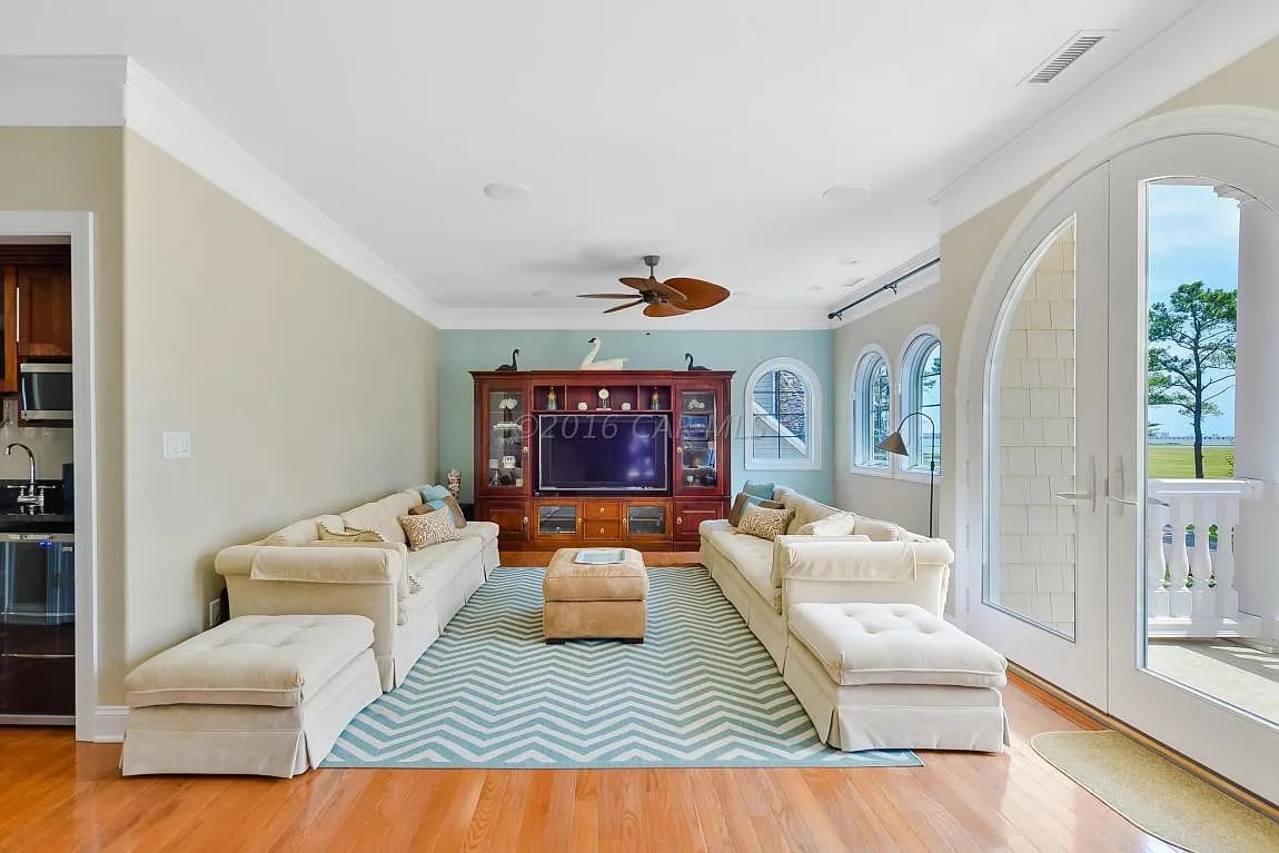 415 Bluewater Ct
