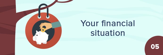 Your financial situation, factor 05, illustrated with a person holding a piggy bank.