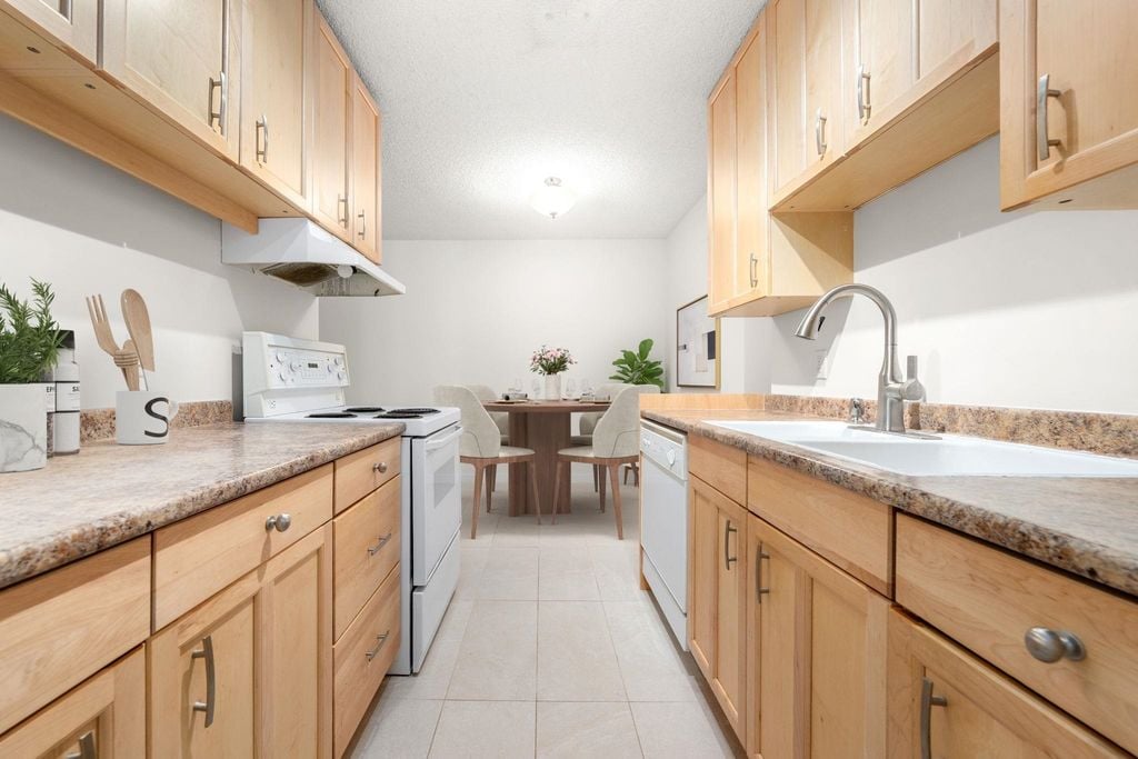 2012 Fullerton Ave, #119