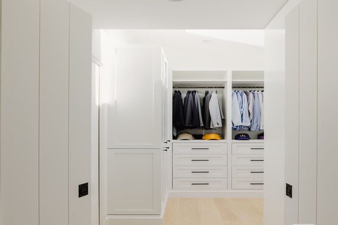 Solaris Pavilion, Westbourne Dr, 90048