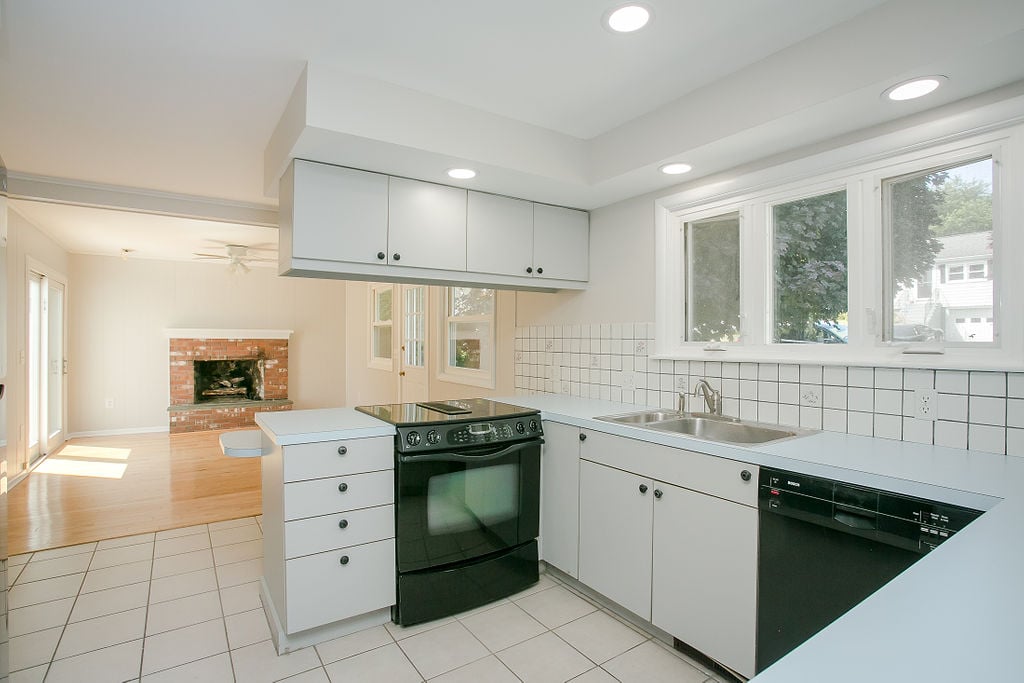 2 Sherri Lane, Middletown RI, 02842