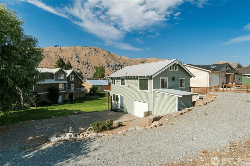 325 W Beach Dr