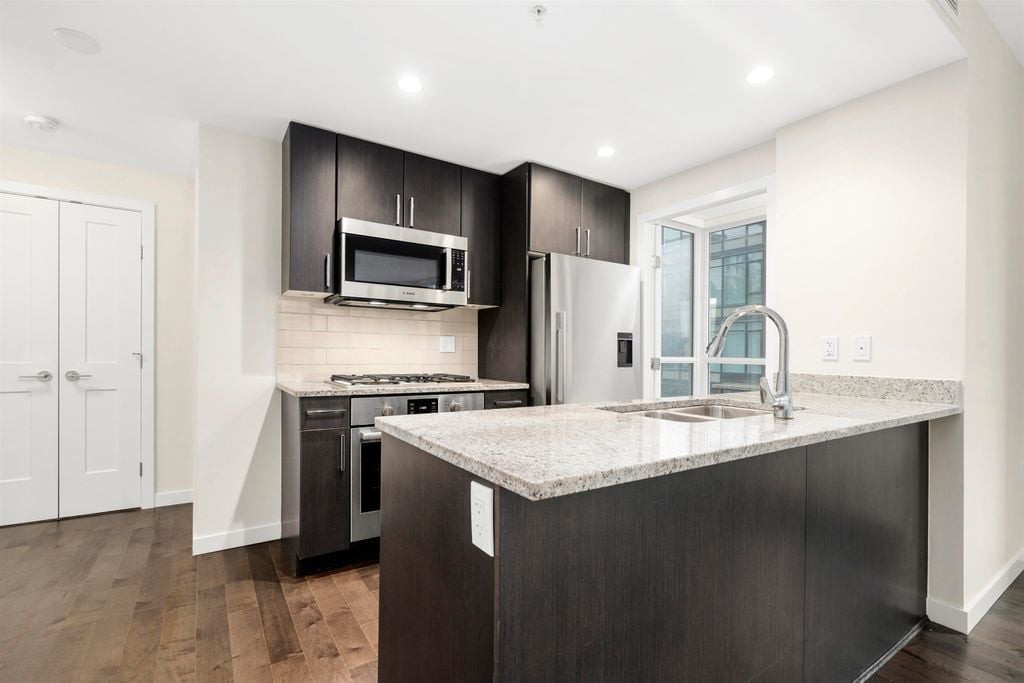 1708 Ontario St, #403
