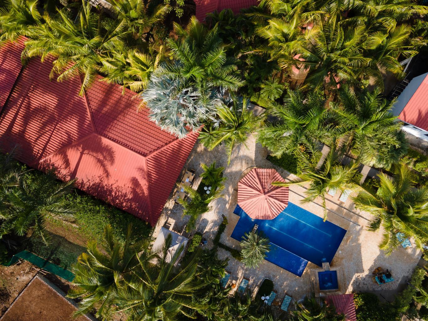Drift Away Lodge | Near the Coast Hotel/Resort/Hostel For Sale in Playa Avellanas