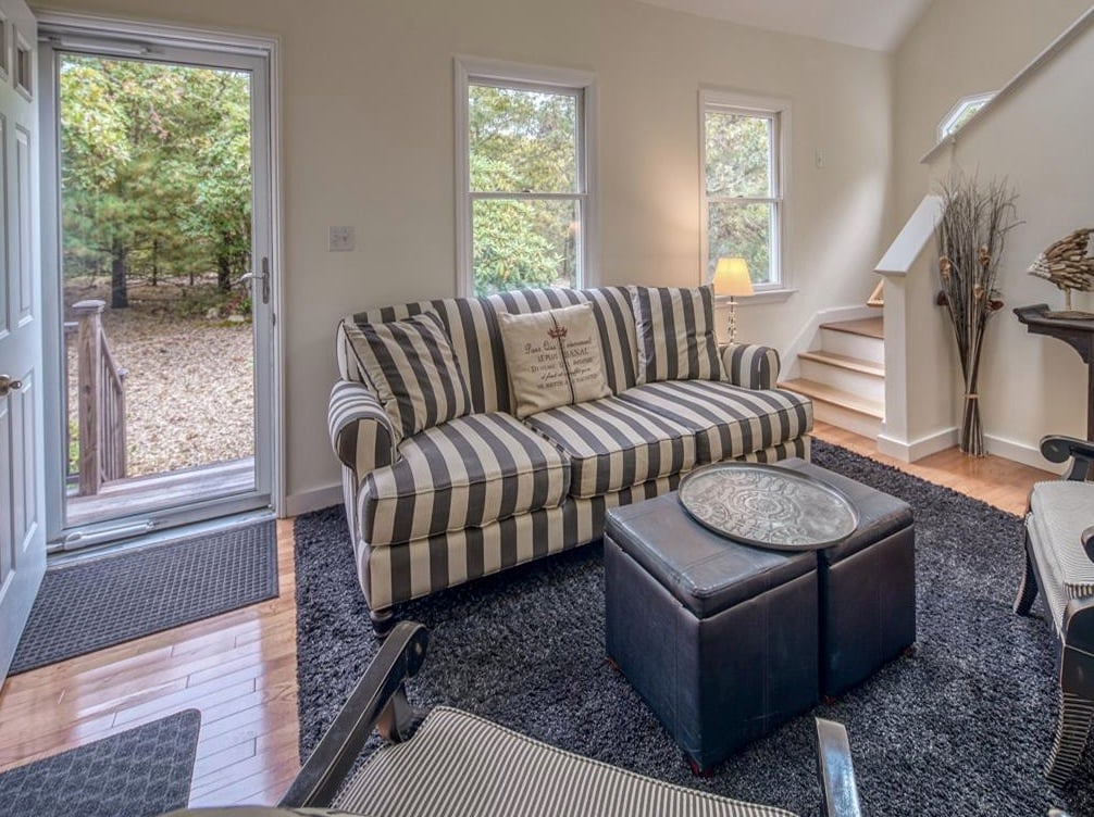 62 Windsor Dr
