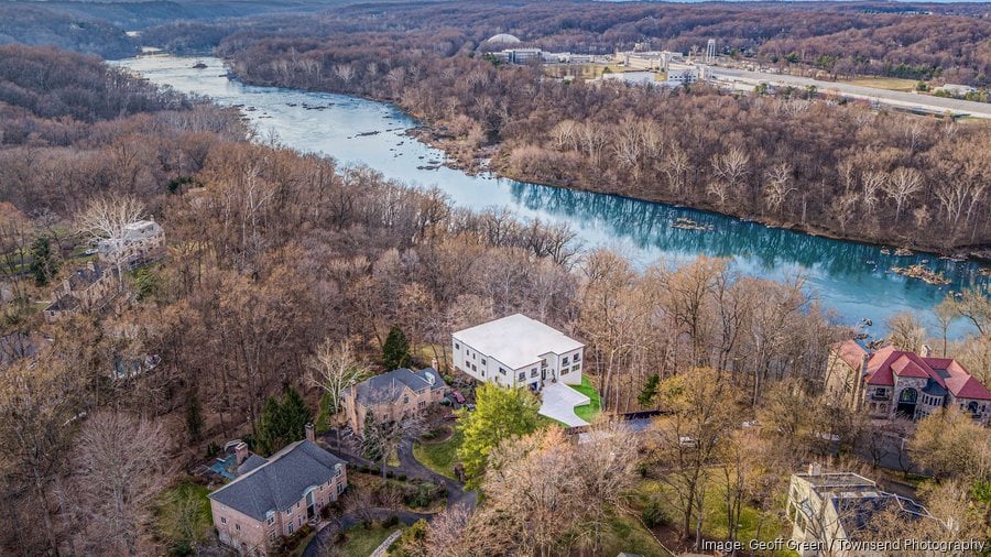 River Oaks area (placeholder)