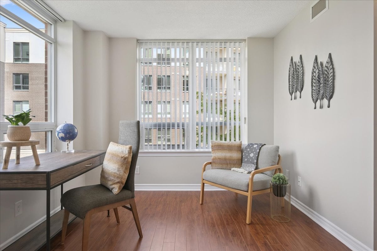Bright and Spacious Corner Unit
