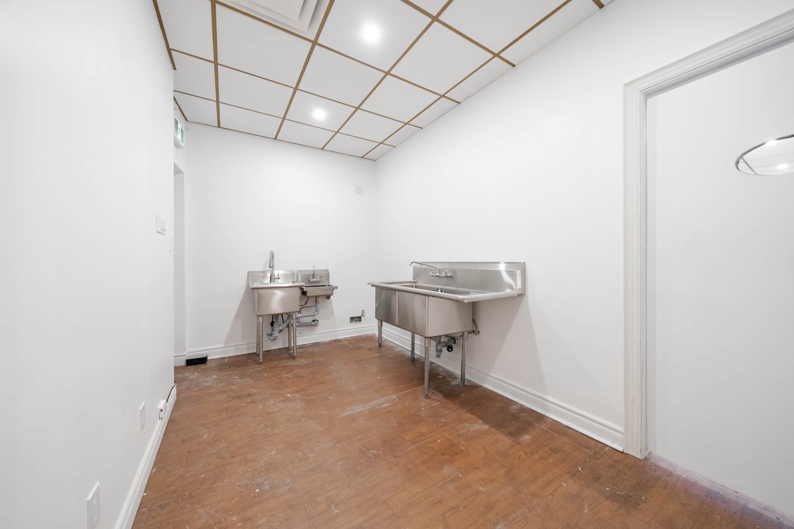 2657 Yonge St Main 