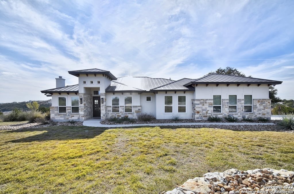 562 Blackbird Dr
