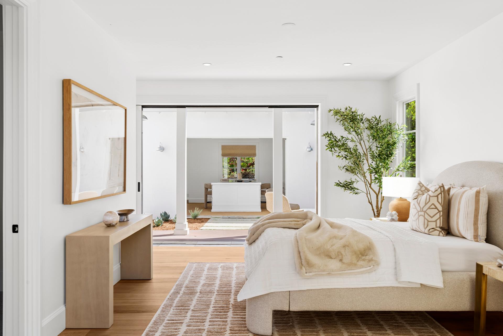 231 Tustin
