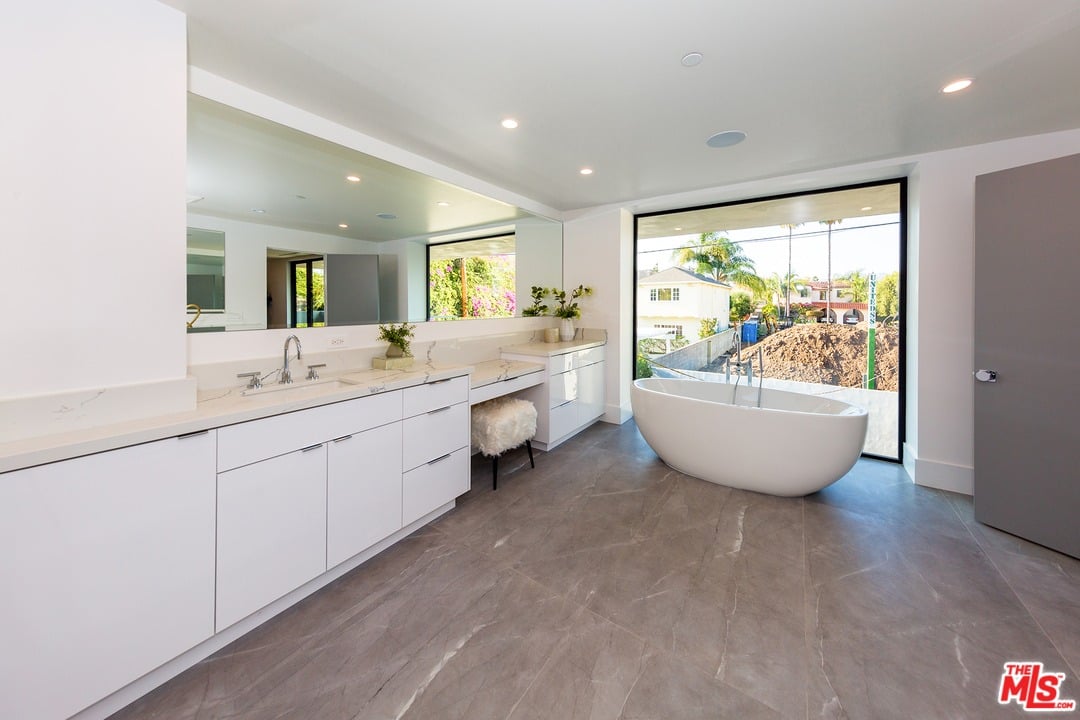 6511 Maryland Dr