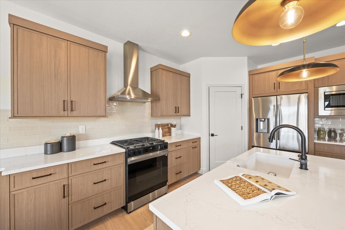 15 Snowcap Dr Windsor