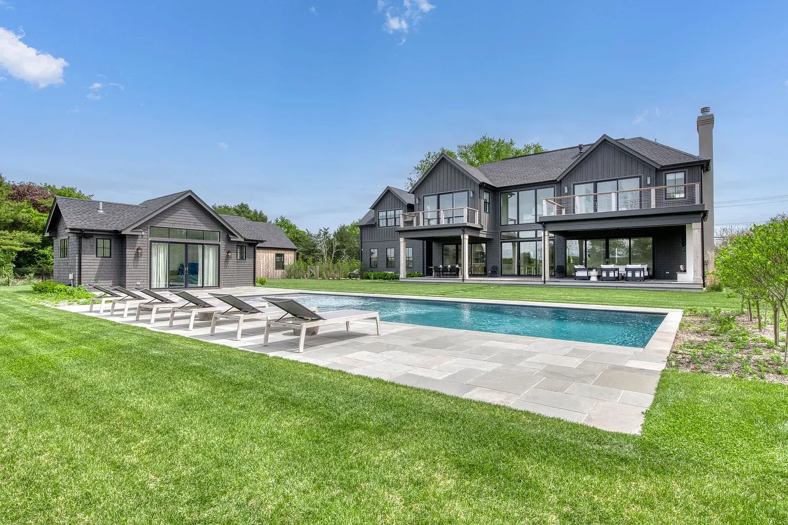 2892 Montauk Highway